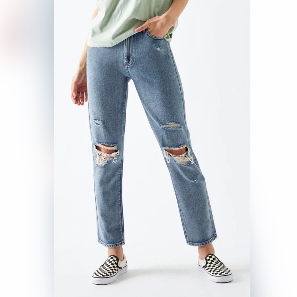 NWT PacSun | Distressed Mom Jeans, Size 26